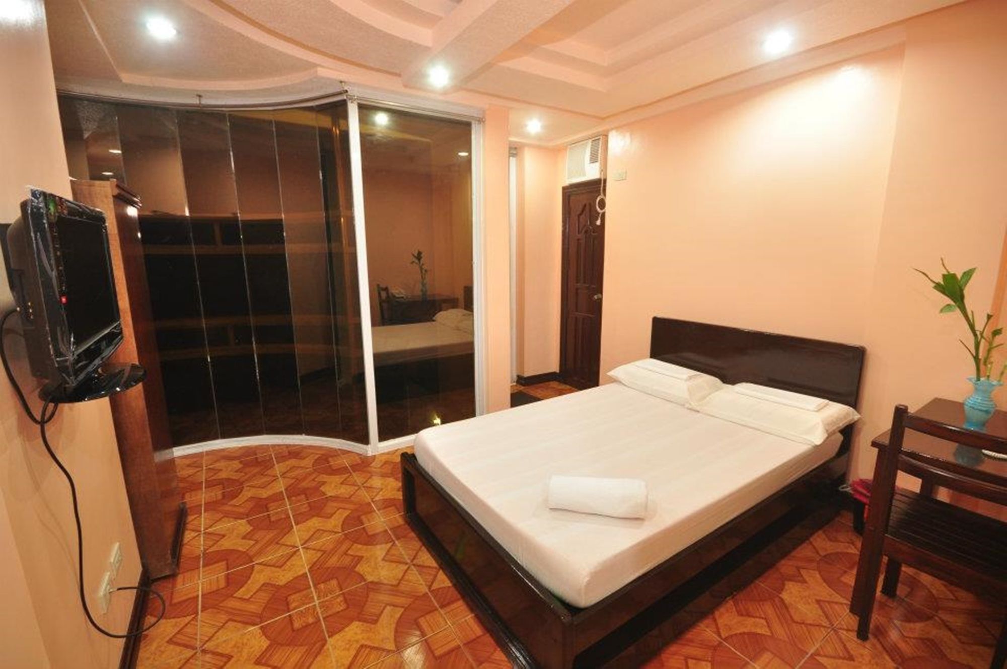 Rooms R Us - Voyagers Palace Puerto Princesa Buitenkant foto