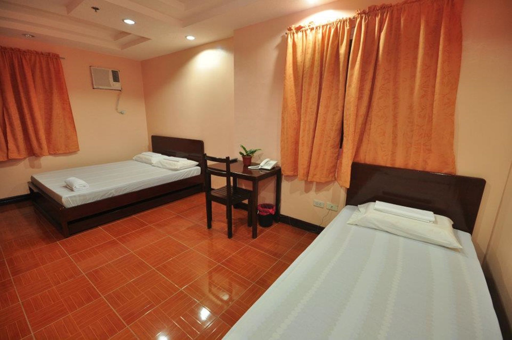 Rooms R Us - Voyagers Palace Puerto Princesa Buitenkant foto